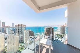 Hotel y Spa Port Benidorm: Descubre Precios y Más