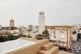 Hotel El Castillo: Tu Refugio en Marbella