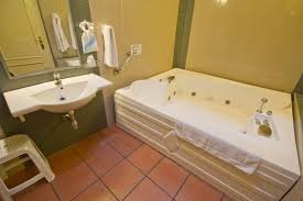 Hostal Nueva Andalucía: Tu Escapada en Alcalá de Guadaira