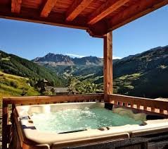 Cálido Chalet con Vistas a Montañas y Jacuzzi en Vars