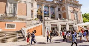 Entrada al Museo del Prado en Madrid