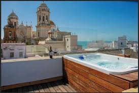 Ático con Vistas Impresionantes y Jacuzzi en Cádiz (Precios Actualizados 2025)