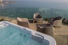 Jacuzzi Moderno Frente al Mar Blue Sky