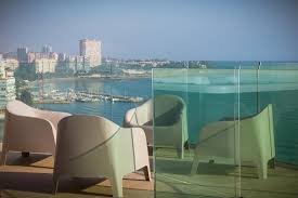 Jacuzzi Moderno Frente al Mar Blue Sky