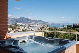 Malibu Mansions: Escapada Costera en Mijas